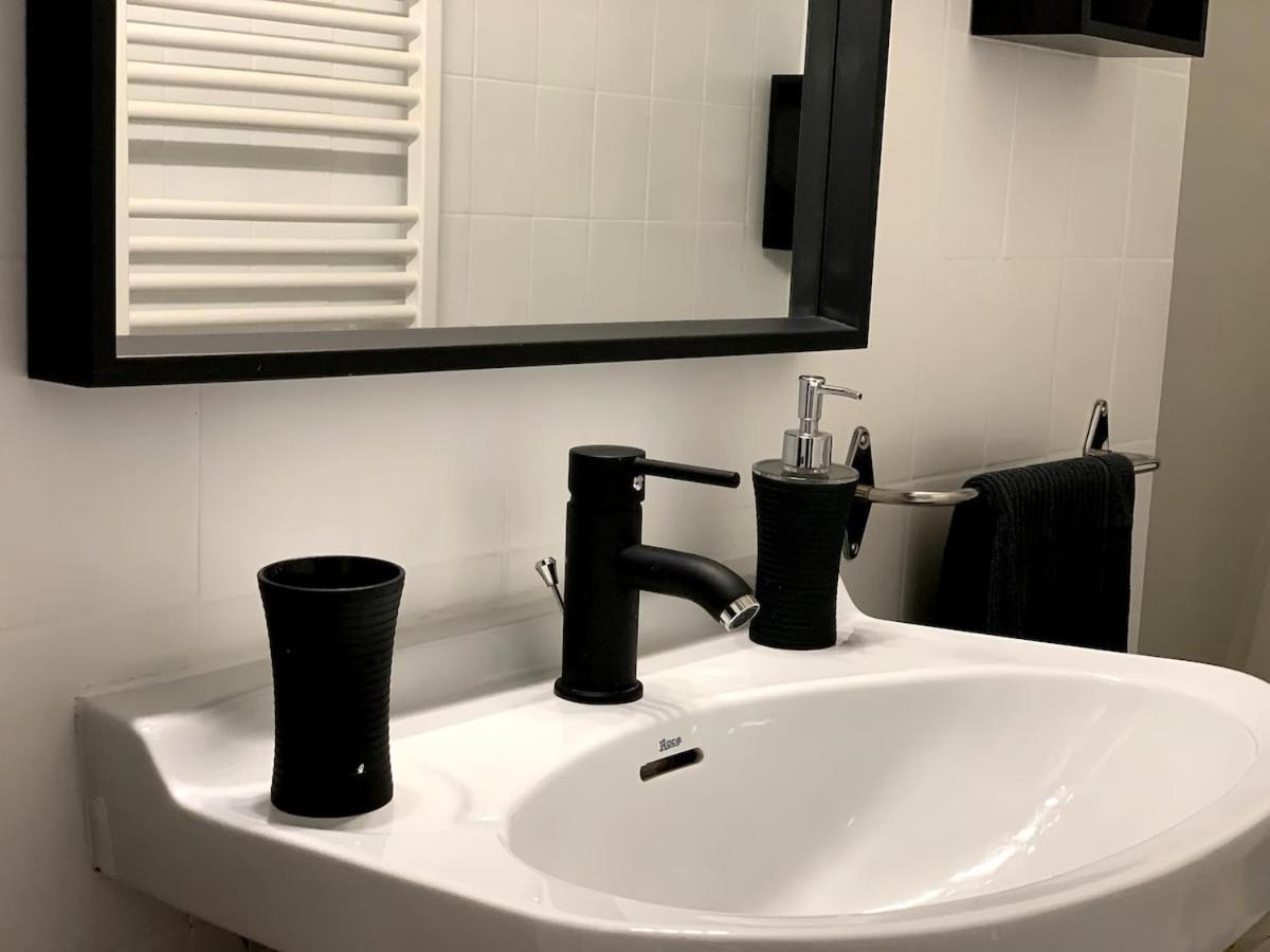 Studio 3 étoiles rénové, lumineux et cosy à 2 pas des thermes dans immeuble atypique Capvern Extérieur photo